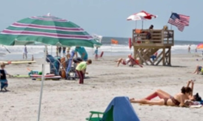 Brigantine Cottage | Steps to Beautiful Brigantine Beach. n1st. Floor Unit with Private Porch.