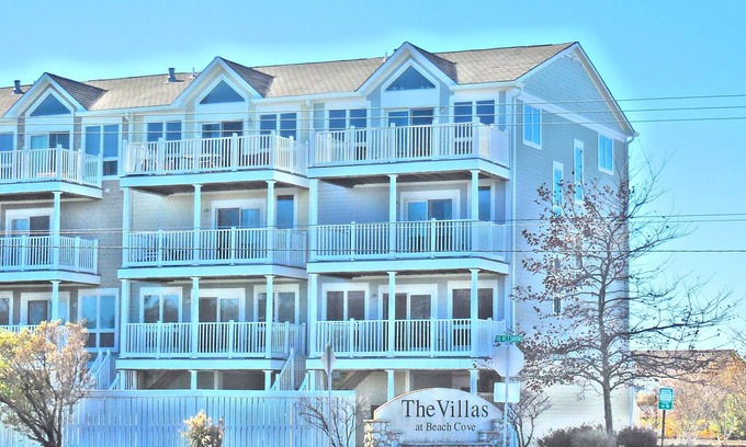 Bethany Beach House | Steps to Bethany Beach, Kayak Bay access, crabbing, pool, and beautiful views