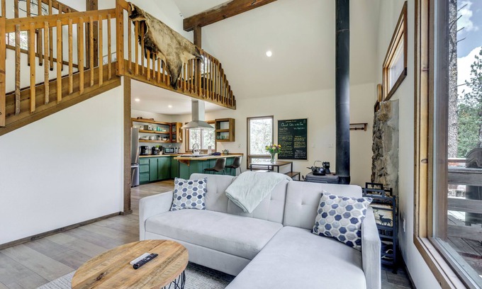 Carbondale Cabin | Steps to Crystal River: Hideaway w/Mountain Views