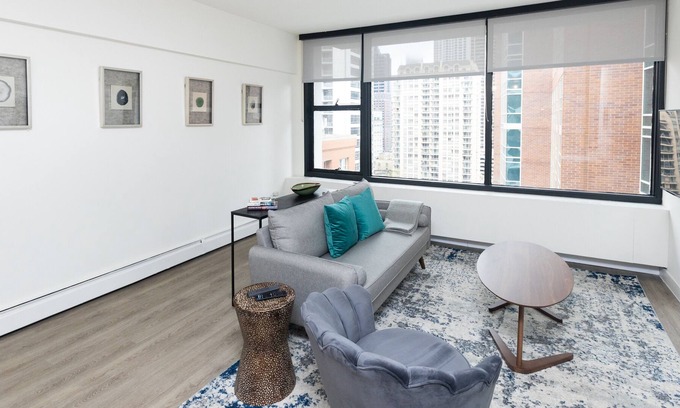 Rush and Division Apartment | Steps to Mich Ave | Chic Suite with City View | Zencity