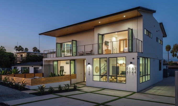 Carlsbad House | Steps to Sand · Luxe Oceanview · Rooftop Spa & Bar