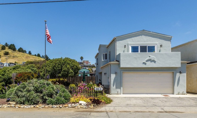 Cayucos House | Steps To The Beach!