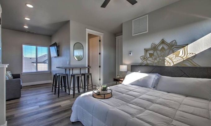 Twin Falls Apartment | Steps to the Canyon Rim w/Fast Wi-Fi & EV Charging