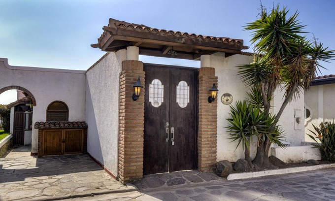 Las Gaviotas House | Steps To The Ocean, Surf At Las Gaviotas, 180 Whitewater Views