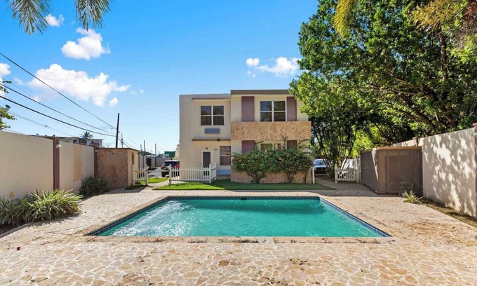 Eleanor Roosevelt Apartment | Steps to the Sand | On-site Parking | by Otium