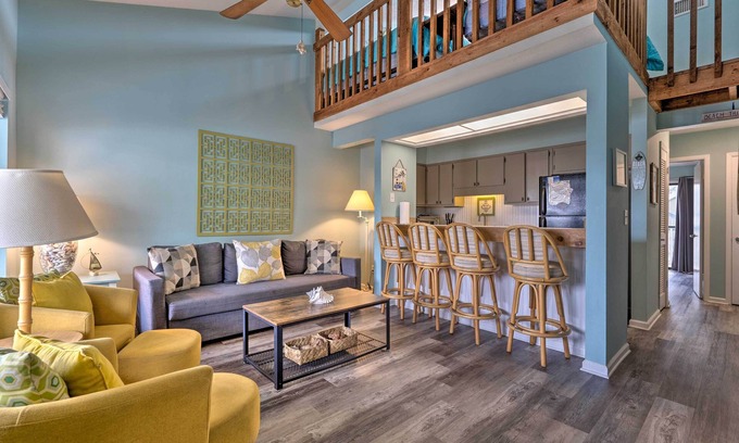 Holiday Beach Condo | Steps to the Beach: PCB Condo w/Balcony!