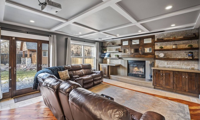 Northeast Colorado Springs House | Steps to Trails+Parks+Creek+ More- Your Cozy Cottonwood Creek Casa