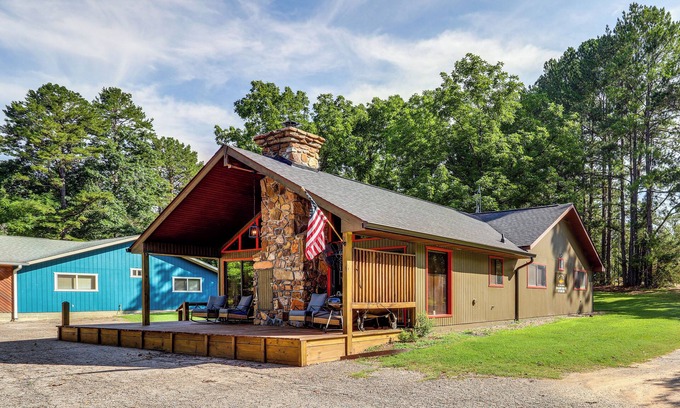 Lakeview Cabin | Steps to White River: Cabin Retreat w/Dock Access