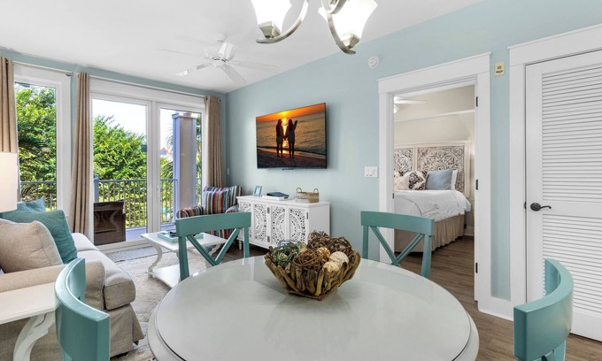 Baytowne Wharf Condo | Steps2BaytowneWharf-FREE Beach 🚌Tram-Pool+Hot Tub-Sandestin G&B Pilot House 506