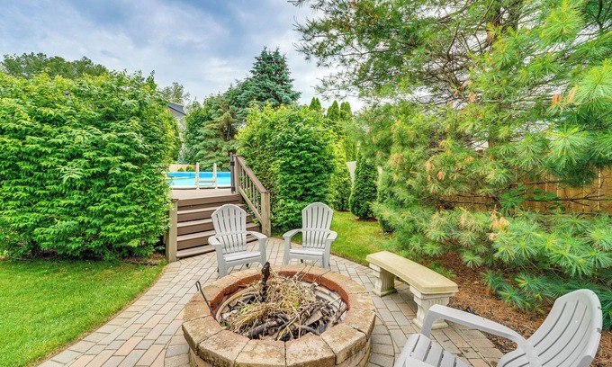 Sterling Heights House | Sterling Heights Getaway w/Fire Pit!