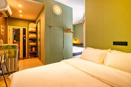 Beijing Road Apartment | Still apartment