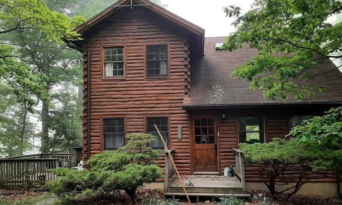 Kabletown Cabin | Still Point Cabin - Harper's Ferry, WV - Mountain Getaway - 3 Bedrooms/AC/WiFi