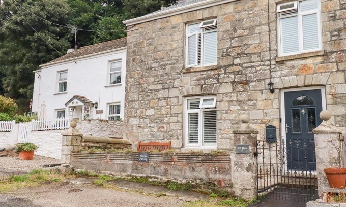 Pentewan House | Still Waters
