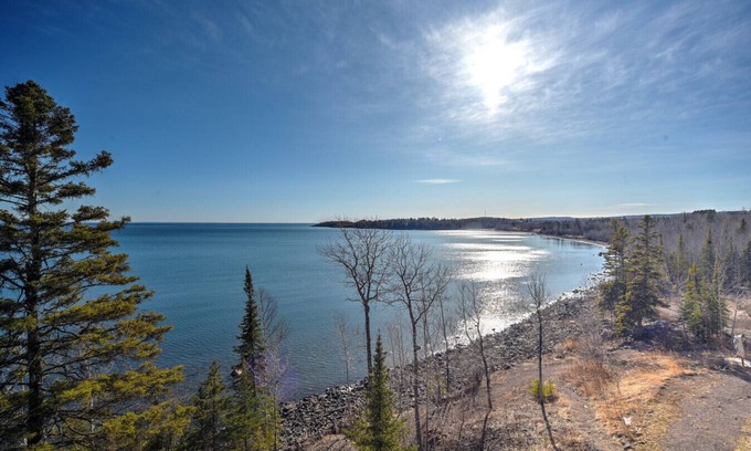 Two Harbors Apartment | Stille on Superior Shores II
