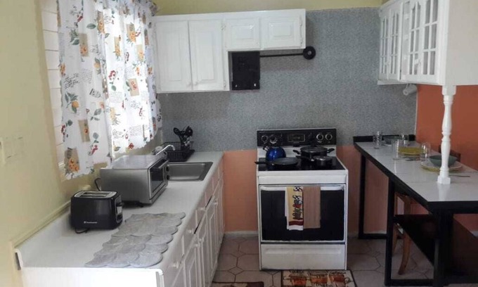 Constant Spring Apartment | Stillwell Manor - The Entire Apartment