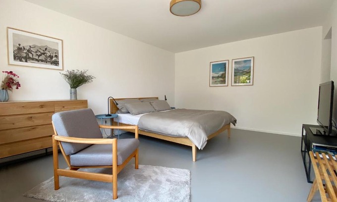 Wolfratshausen Apartment | Stilvolles Apartment mit Bergblick-Hütte und Garten