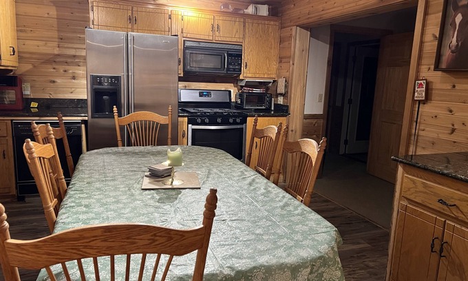 Clearwater House | Stirling's - Farm stay hosted by Diane. Dogs and chickens on the property