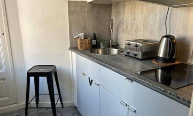 Norrmalm Apartment | Stockholm Loft Haven 3 Beds in a 1- Bedroom Gemn