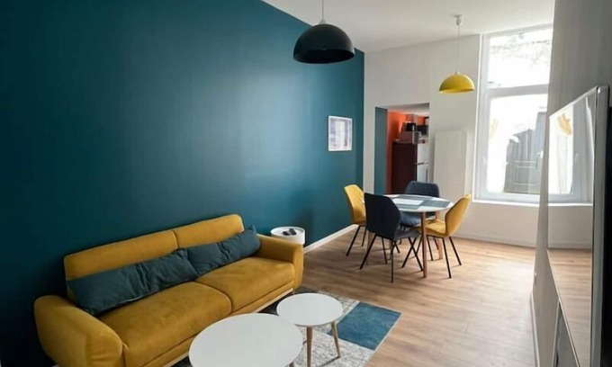 Valenciennes Apartment | Stockholm Suite