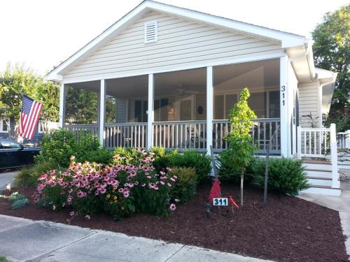 Country Club Estates House | Stockley street 311