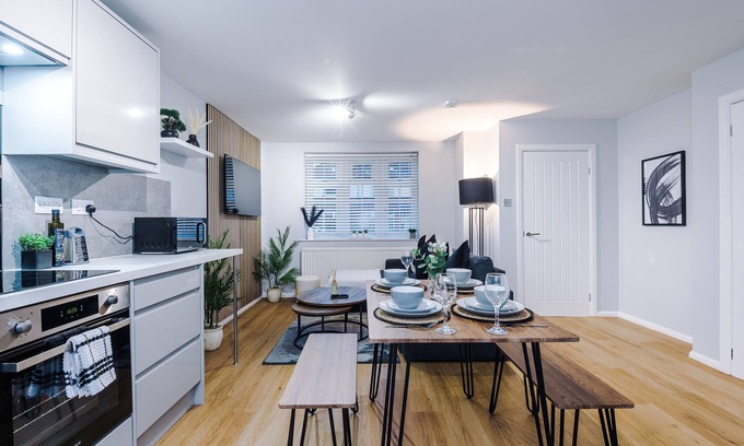 Offerton House | Stockport | Parking | Sleeps 5