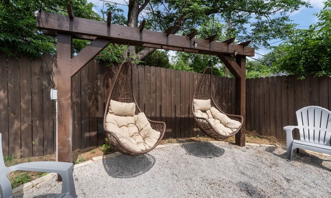 Fort Worth House | Stockyards- 4min Pet Friendly 3BR Luxe Gem