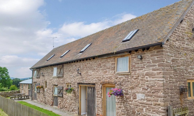 Angelbank Cottage | Stoke Court Farm Barn