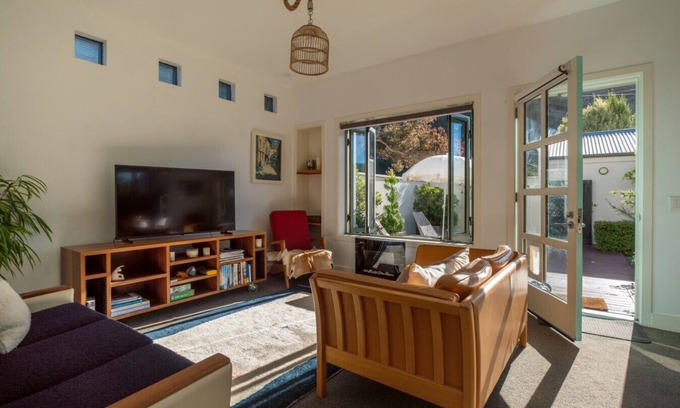 Sumner House | Stoked on Sumner Seaside Retreat