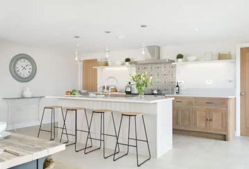 Condicote House | Stone Barn, contemporary barn conversion