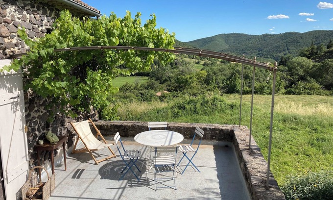 Aubignas House | Stone barn in the middle of fields, village of Aubignas, Ardèche
