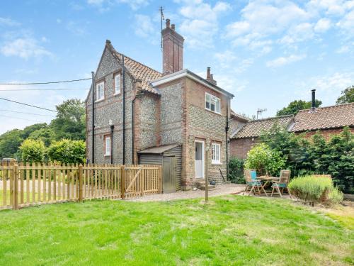 Felbrigg House | Stone Cottage