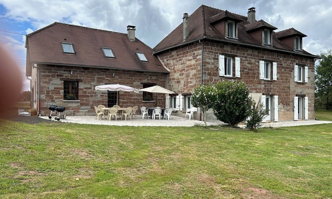Saint-Aulaire House | Stone country house overlooking the valley, set in 3000 m2 of land