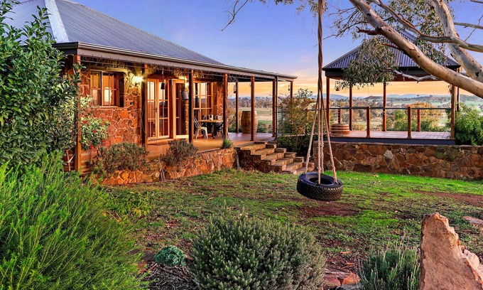 Barwite Cottage | Stone Creek Cottage Farmstay