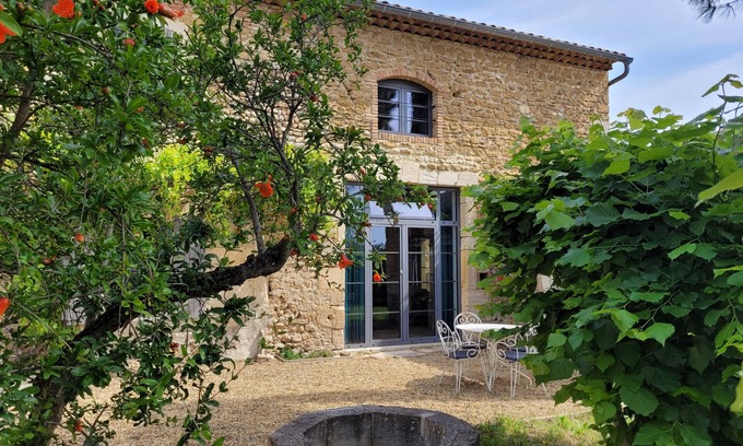 Bouchet Ski Chalet | Stone farmhouse with garden and swimming pool in Drôme Provençale