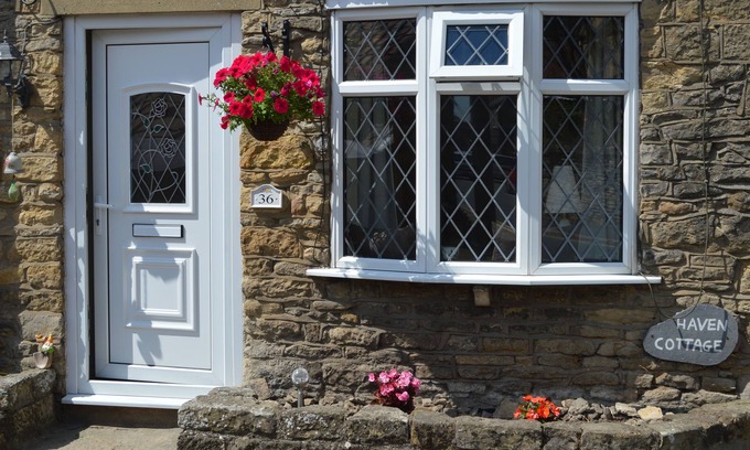Snainton Cottage | Stone Holiday Cottage In Scarborough With 4 Poster Bed & Bunk Beds