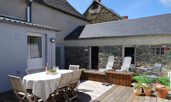 Bricqueville-sur-Mer House | Stone House in Bricqueville near Sandy Beach