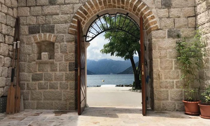Dobrota Villa | Stone house 264