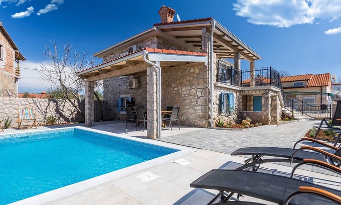 Dobrinj Apartment | Stone House Apartment With A Private And Heated Swimming Pool
