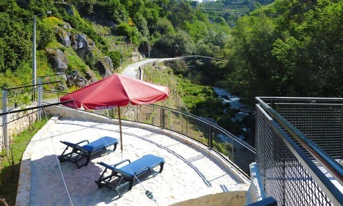Macieira de Cambra House | Stone House by Caima River with Pool
