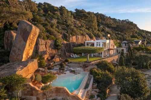 Bolonia Villa | Stone House