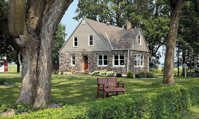 Jordan Other | STONE HOUSE FARM — COME ENJOY COUNTRY CHARM!