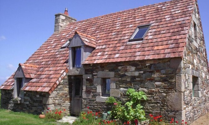 Tredrez-Locquemeau House | Stone House near Rosa Granite Coast