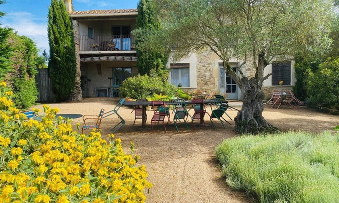 Verdun-en-Lauragais House | Stone house with swimming pool sleeps 10 in the heart of a farmhouse
