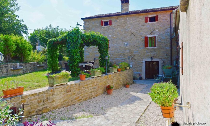Krasica House | stone house