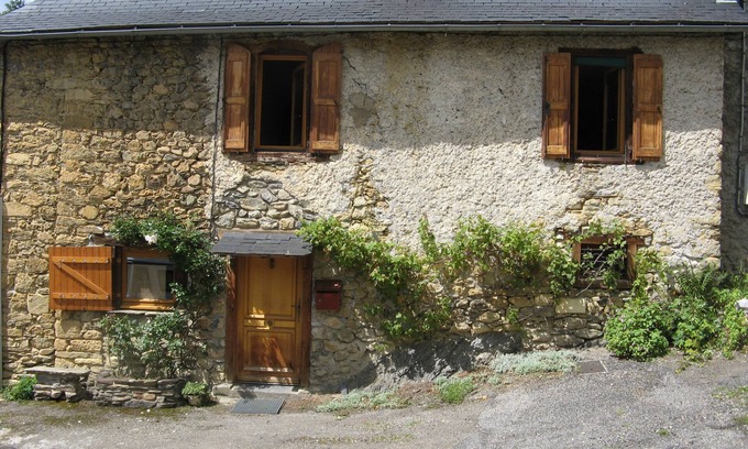 Bonac-Irazein House | Stone house in the heart of a mountain village, sleeps 2 to 8