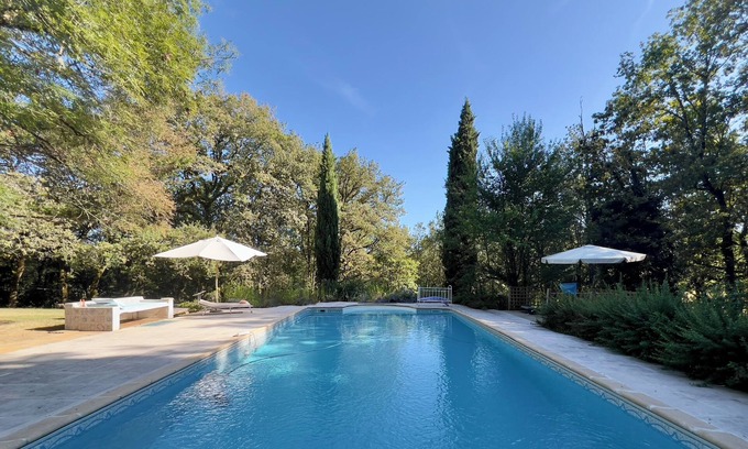 Sarrazac House | Stone house in the forest – Pool & quiet