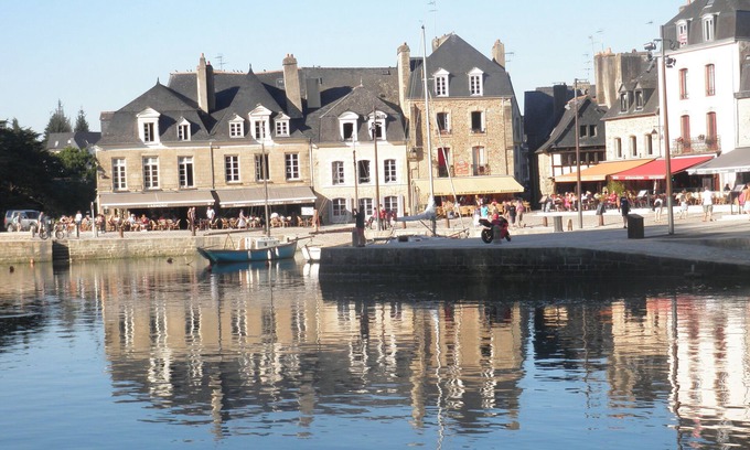 Port de St Goustan House | Stone house, with terrace and modern comforts, for 6 people