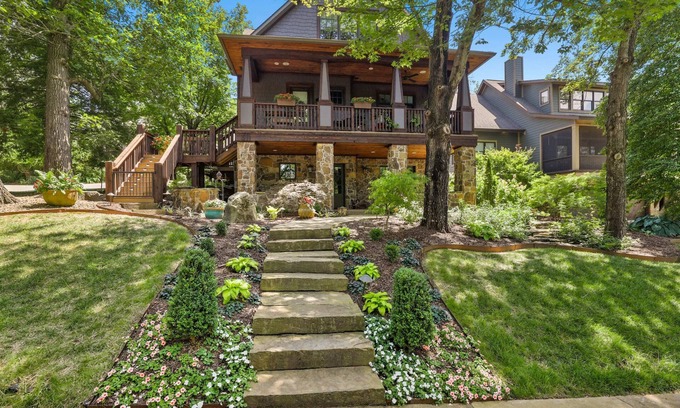 Fayetteville Apartment | Stone Park Cottage - Downtown - 1 mi to UofA