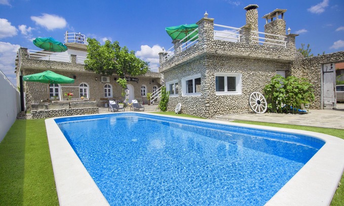 Cista Velika House | Stone Ship made of thousands tiny rocks (heated pool)
