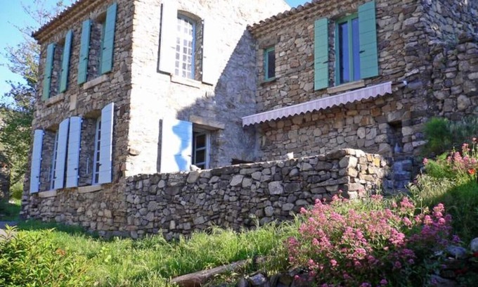 Chabrieres House | Stone village house in the heart of the geological reserve 1